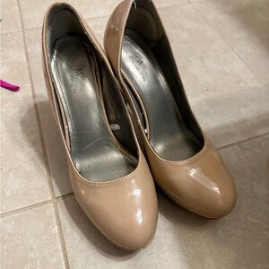 Kenneth Cole Women's Beige Heels